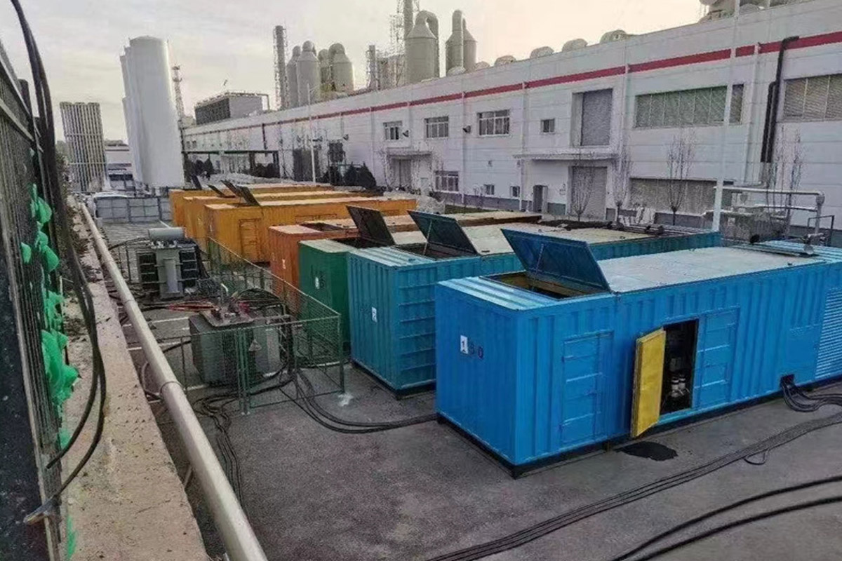 新邱发电机租赁施工现场